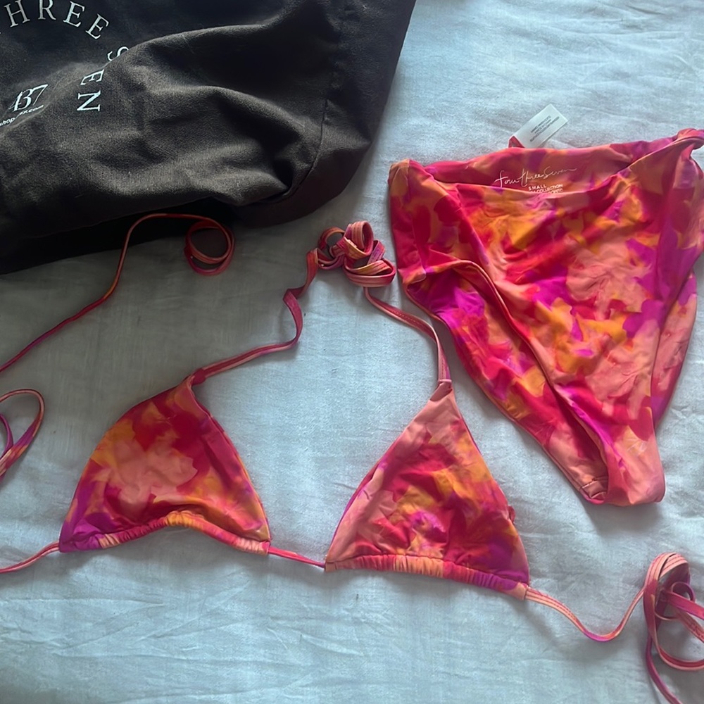 437 Bikini Set